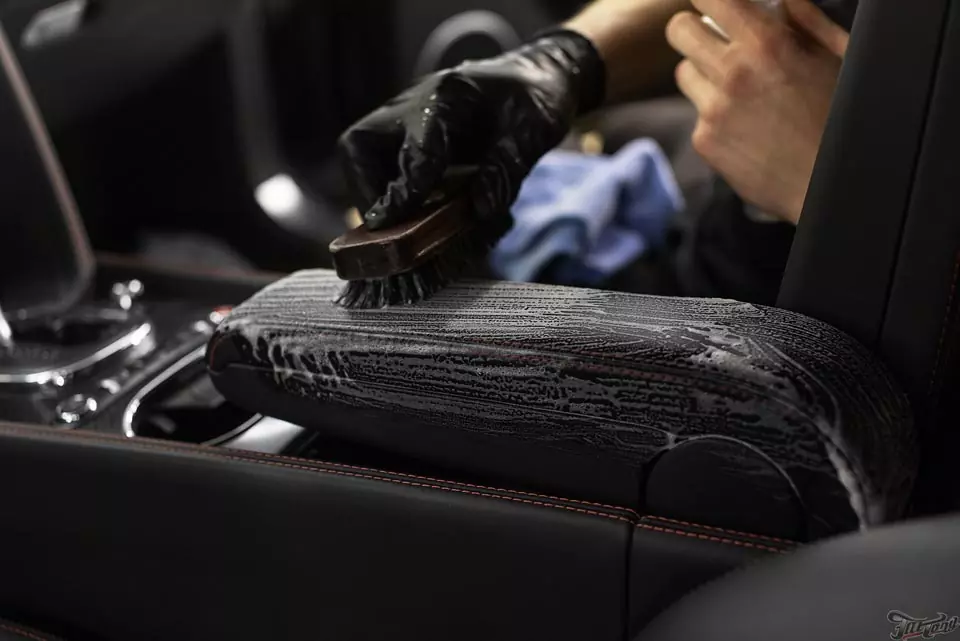 Bentley Continental GT. Оклейка в satin black, покрытие кузова кварцем, химчистка салона и ламинация деталей карбоном!